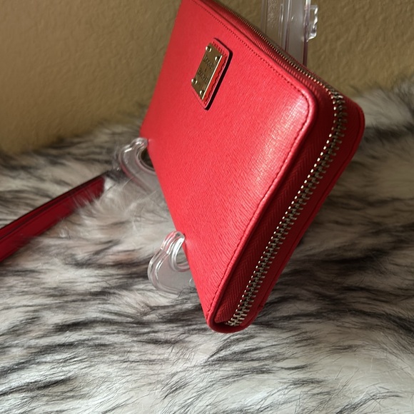 Dooney and Bourke tomato red Large Zip around long wallet/ wristlet NWT - Picture 8 of 13
